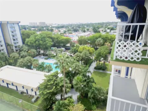 4550 NW 9th Street Miami FL 33126