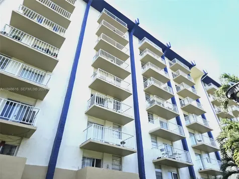 4550 NW 9th Street Miami FL 33126
