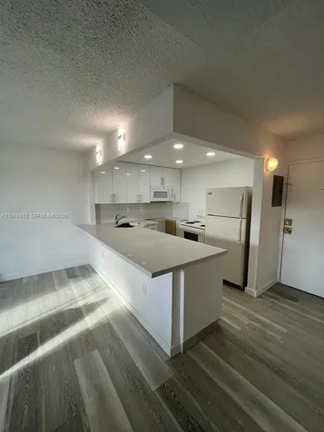 4550 NW 9th Street Miami FL 33126