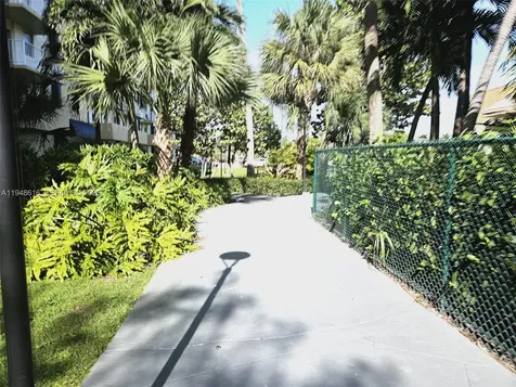 4550 NW 9th Street Miami FL 33126