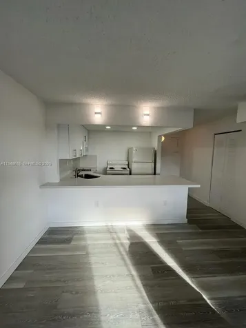 4550 NW 9th Street Miami FL 33126