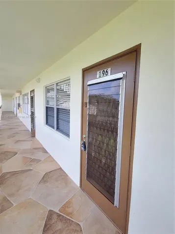 196 E Mansfield E Boca Raton FL 33434