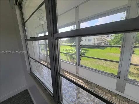 196 E Mansfield E Boca Raton FL 33434