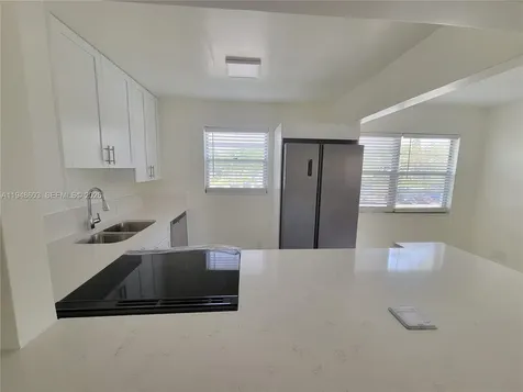 196 E Mansfield E Boca Raton FL 33434