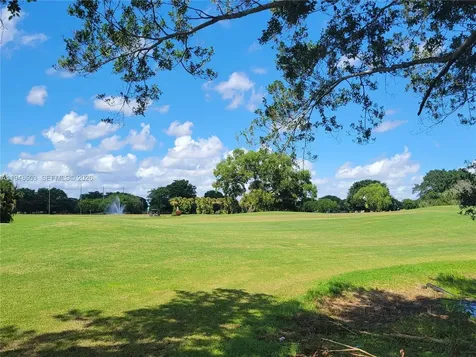 196 E Mansfield E Boca Raton FL 33434