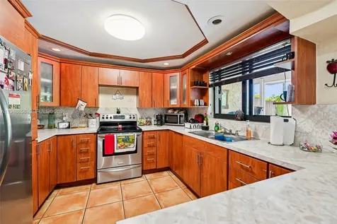 10365 SW 11th Terrace Miami FL 33174