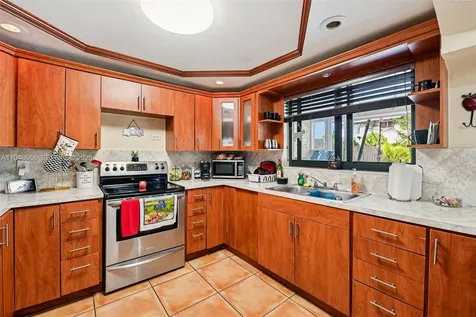 10365 SW 11th Terrace Miami FL 33174