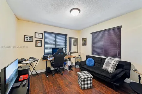 10365 SW 11th Terrace Miami FL 33174