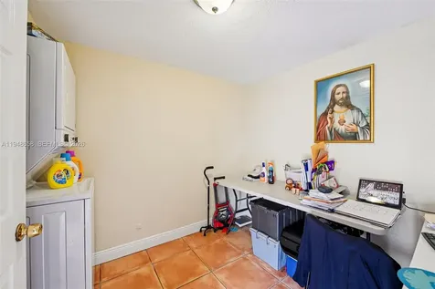 10365 SW 11th Terrace Miami FL 33174