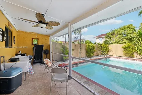 10365 SW 11th Terrace Miami FL 33174