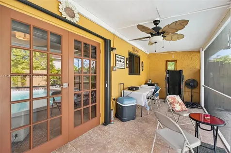 10365 SW 11th Terrace Miami FL 33174