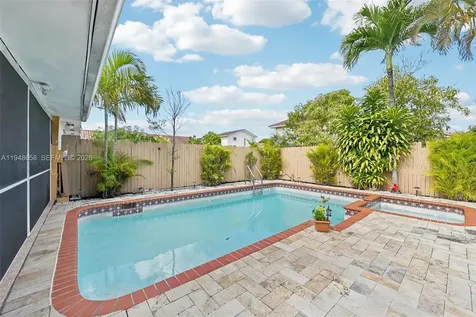 10365 SW 11th Terrace Miami FL 33174