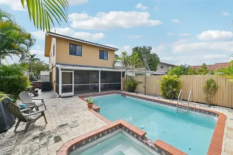 10365 SW 11th Terrace Miami FL 33174