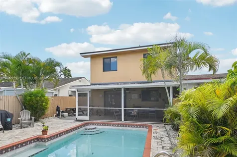 10365 SW 11th Terrace Miami FL 33174
