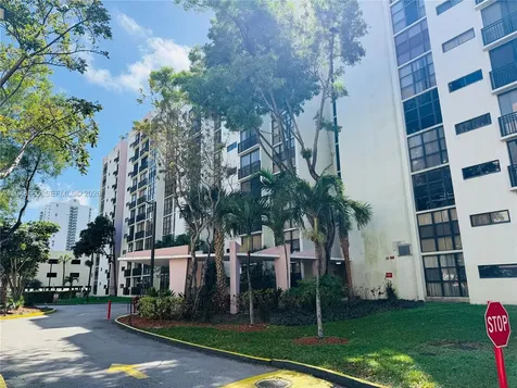17011 N Bay Road Sunny Isles Beach FL 33160
