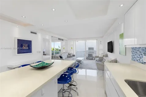401 Ocean Drive Miami Beach FL 33139