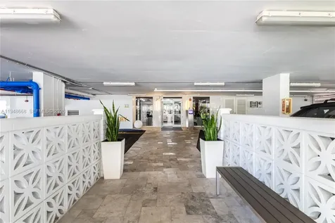 401 Ocean Drive Miami Beach FL 33139