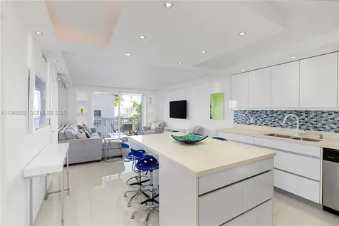401 Ocean Drive Miami Beach FL 33139