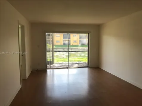 8040 N Colony Circle N Tamarac FL 33321