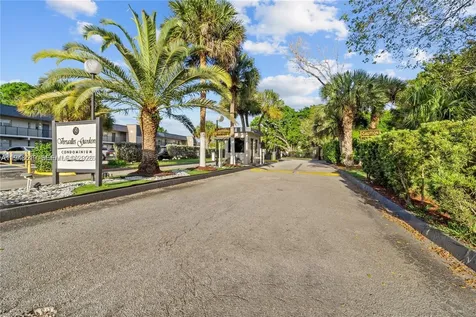 8040 N Colony Circle N Tamarac FL 33321