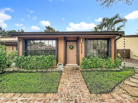 10340 Laurel Court Pembroke Pines FL 33026