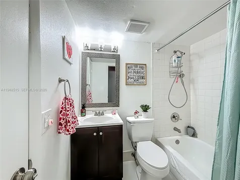 10340 Laurel Court Pembroke Pines FL 33026