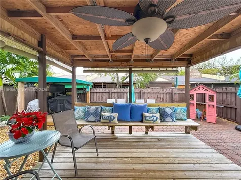 10340 Laurel Court Pembroke Pines FL 33026