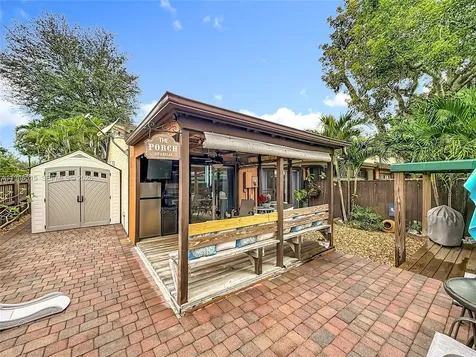 10340 Laurel Court Pembroke Pines FL 33026