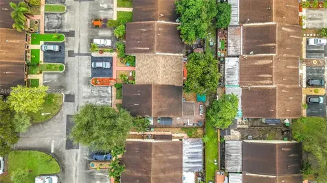 10340 Laurel Court Pembroke Pines FL 33026