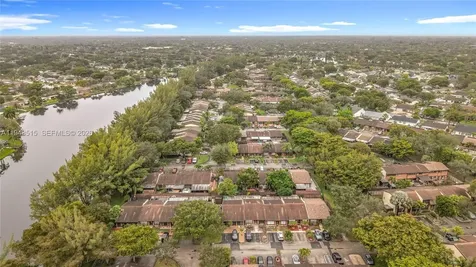 10340 Laurel Court Pembroke Pines FL 33026