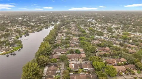 10340 Laurel Court Pembroke Pines FL 33026
