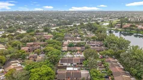 10340 Laurel Court Pembroke Pines FL 33026