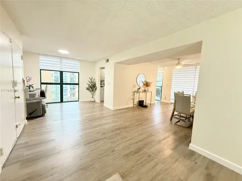11800 SW 18th Street Miami FL 33175