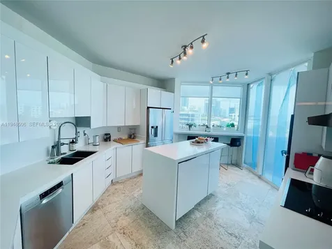 300 S Pointe Drive Miami Beach FL 33139