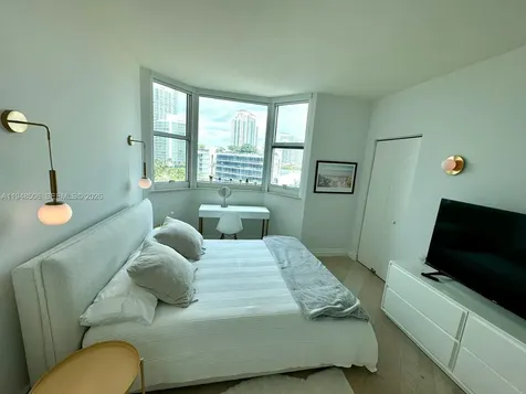 300 S Pointe Drive Miami Beach FL 33139