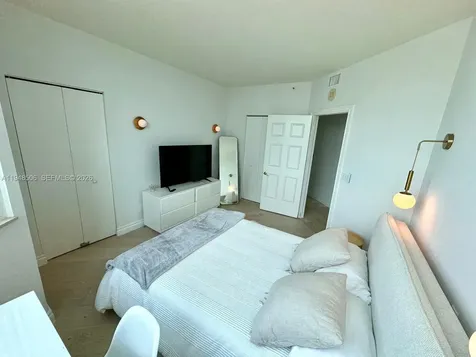 300 S Pointe Drive Miami Beach FL 33139