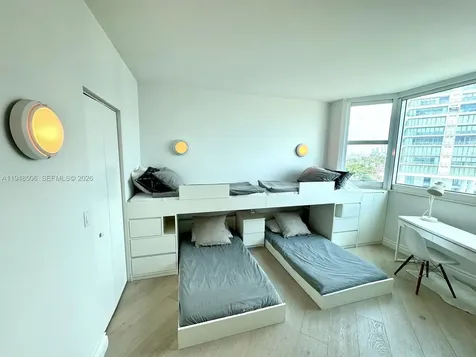 300 S Pointe Drive Miami Beach FL 33139