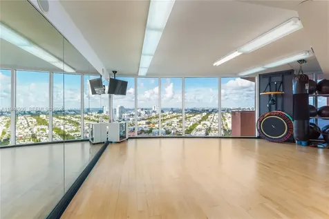 300 S Pointe Drive Miami Beach FL 33139