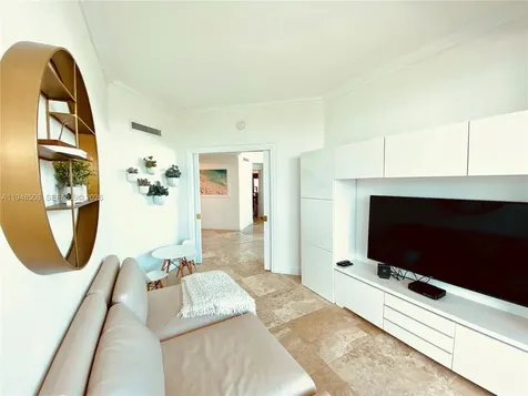 300 S Pointe Drive Miami Beach FL 33139