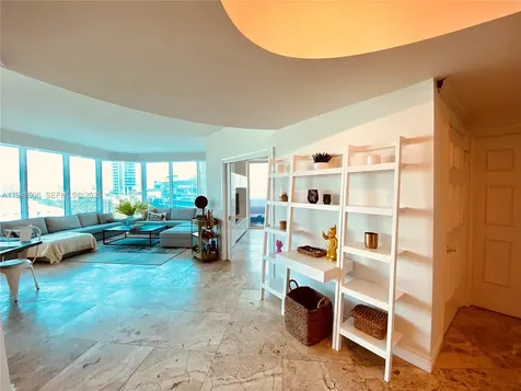 300 S Pointe Drive Miami Beach FL 33139