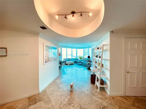 300 S Pointe Drive Miami Beach FL 33139