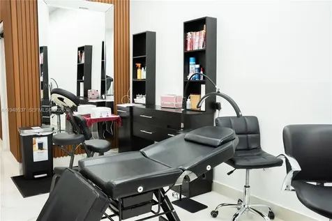 2452 W 60st Hialeah FL 33016