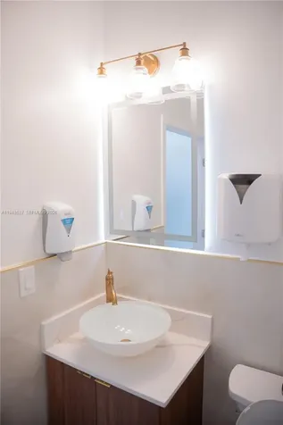 2452 W 60st Hialeah FL 33016