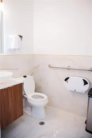 2452 W 60st Hialeah FL 33016
