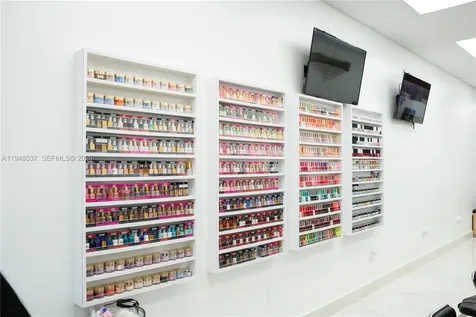 2452 W 60st Hialeah FL 33016