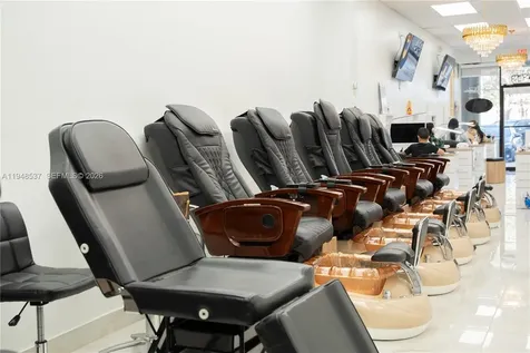 2452 W 60st Hialeah FL 33016