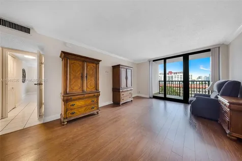 2017 S Ocean Drive Hallandale Beach FL 33009