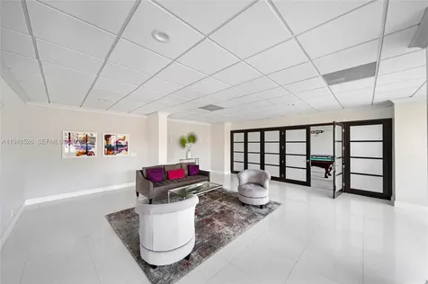 2017 S Ocean Drive Hallandale Beach FL 33009