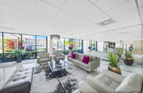 2017 S Ocean Drive Hallandale Beach FL 33009