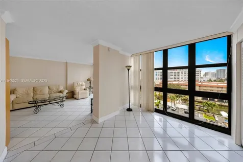 2017 S Ocean Drive Hallandale Beach FL 33009